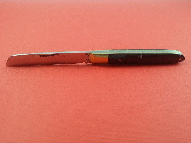 قلم تراش دسته مشکی