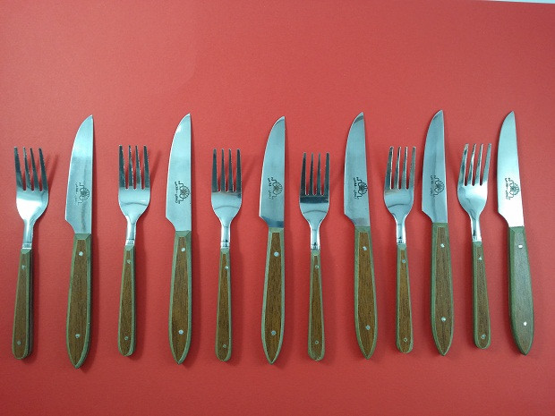 کارد و چنگال میوه خوری چوبی